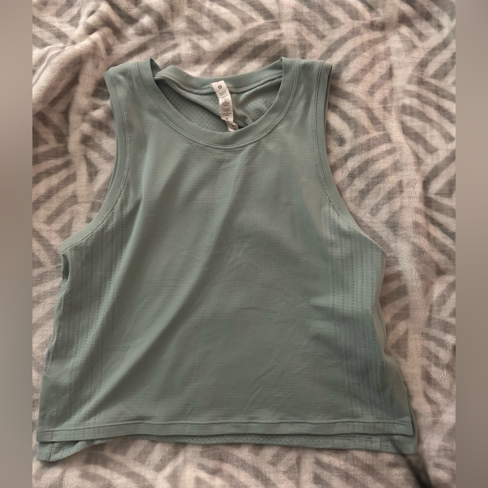 Lululemon tank top🤩